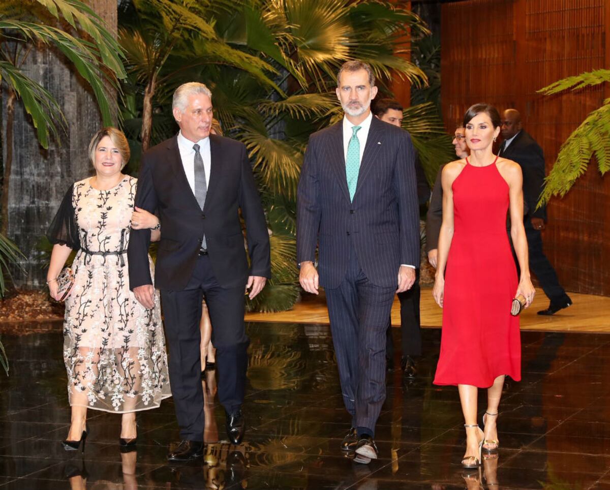Las lecciones de estilo veraniego de la reina Letizia en Cuba