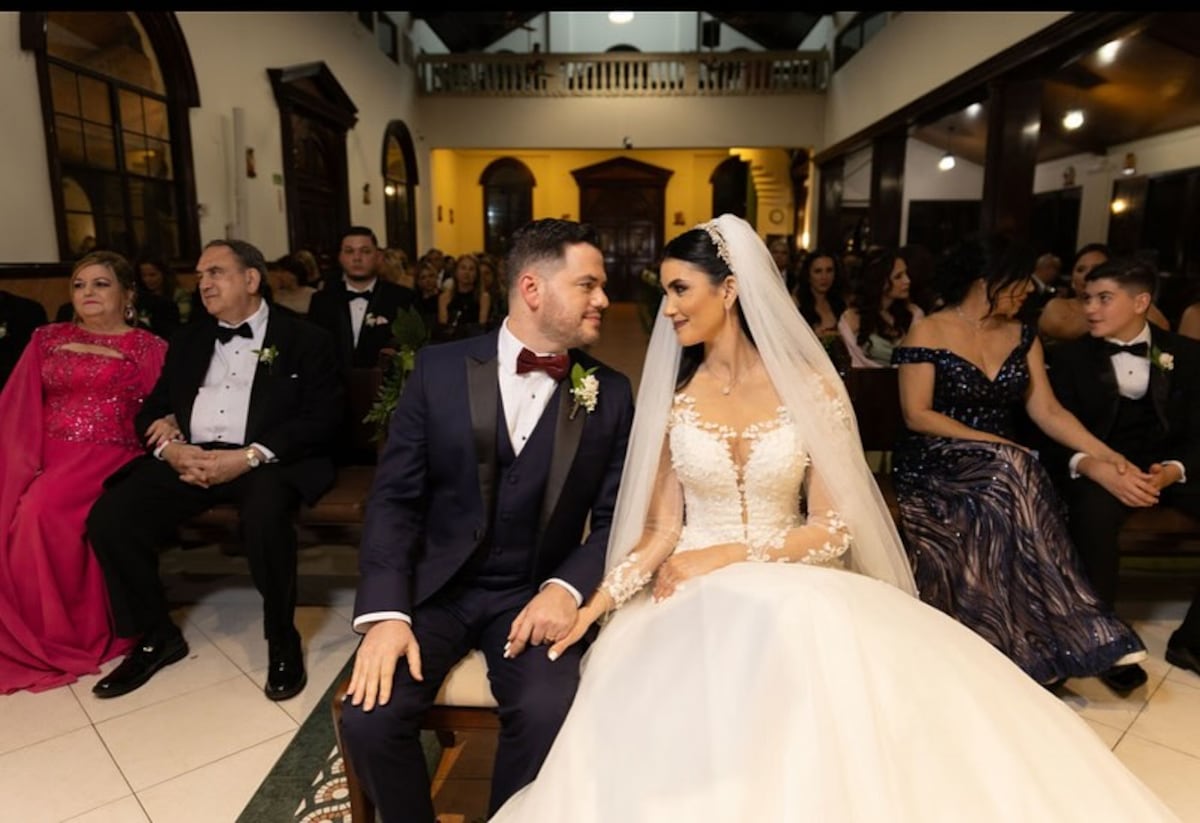 La boda eclesiástica de la presentadora Katy Dolande con el productor de cine Óscar Faarup