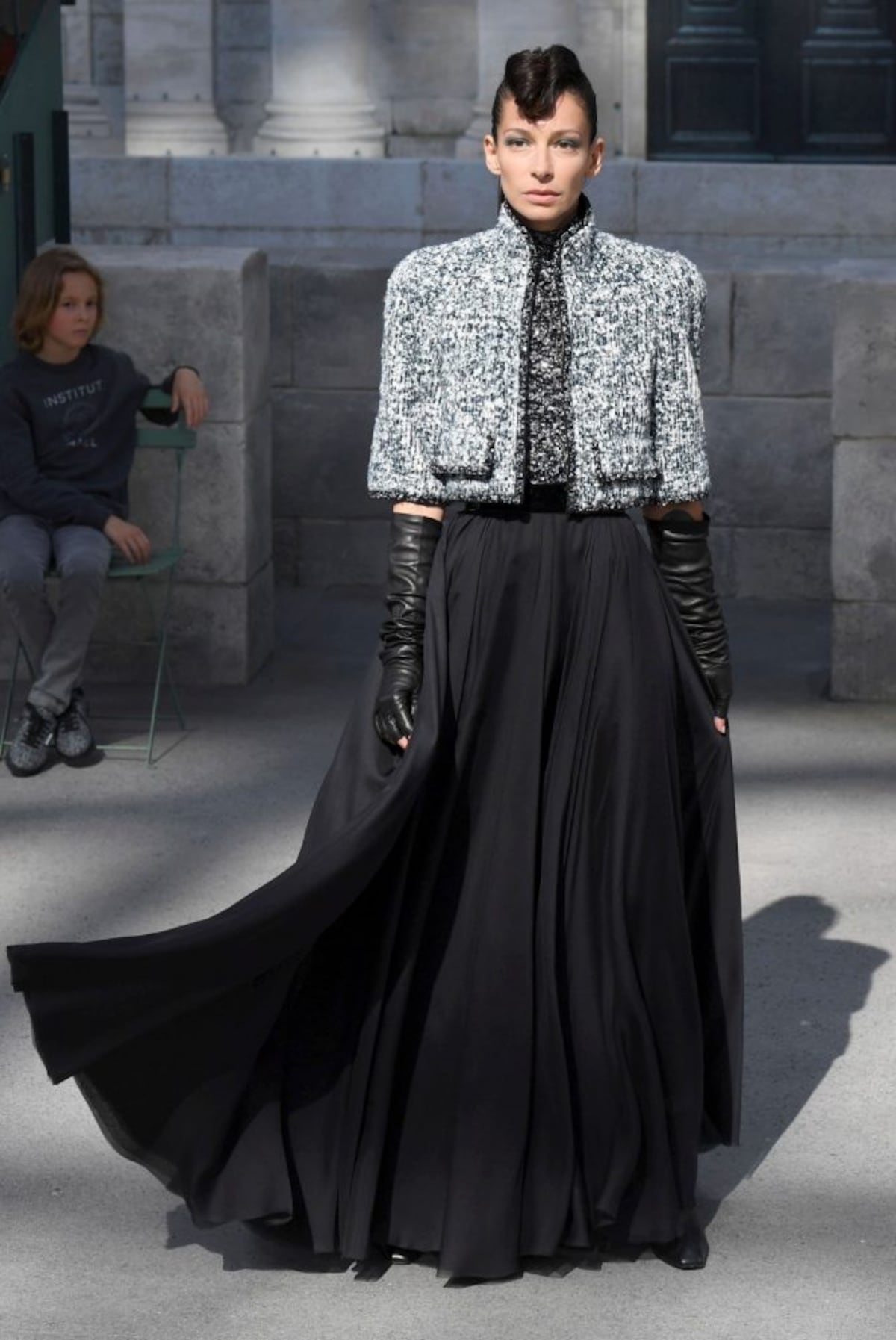 Chanel abre las costuras