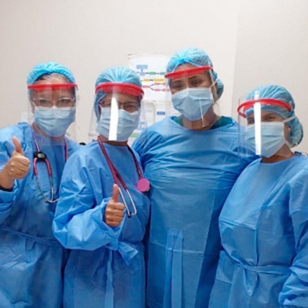 Pantallas faciales para los héroes que luchan contra el COVID-19