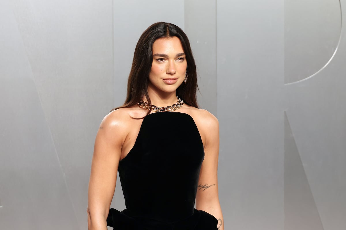 Dua Lipa demanda a Samsung por 15 millones de dólares por uso no autorizado de su imagen