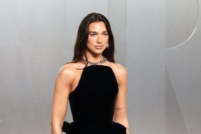 Dua Lipa demanda a Samsung por 15 millones de dólares por uso no autorizado de su imagen