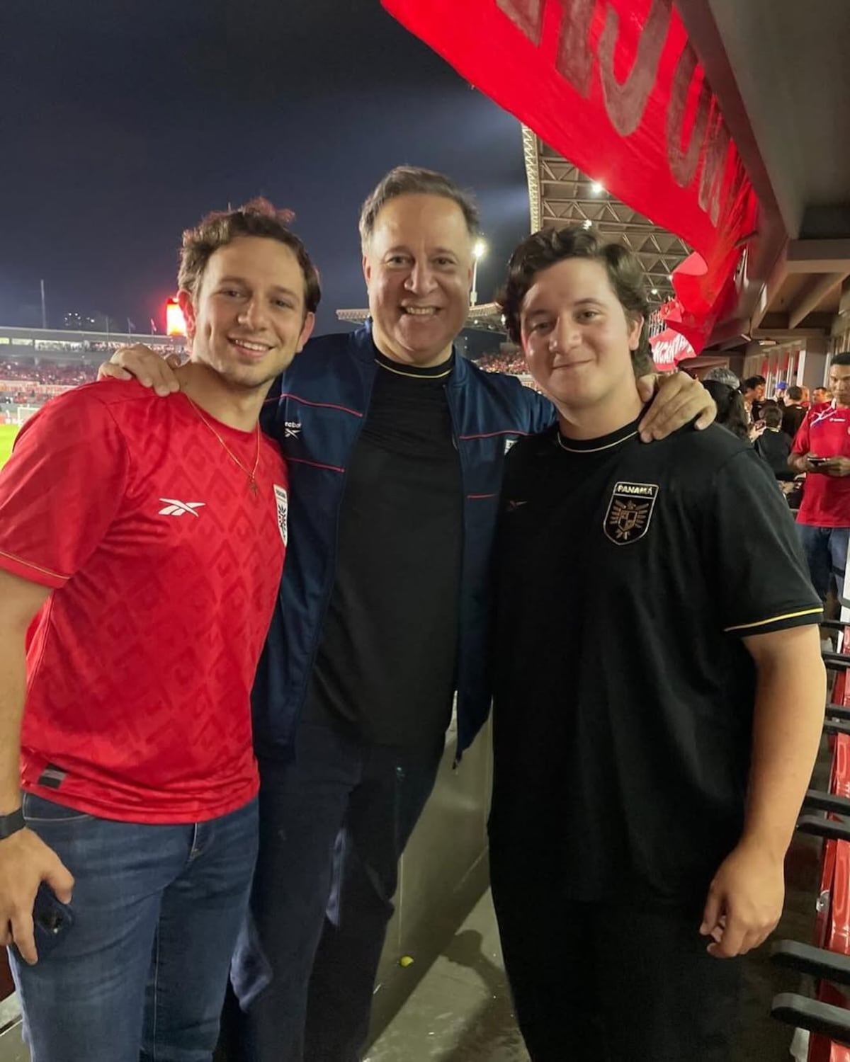 Adrián Varela, hijo del ex presidente Juan Carlos Varela y de Lorena Castillo, se casa vestido de diseño panameño 