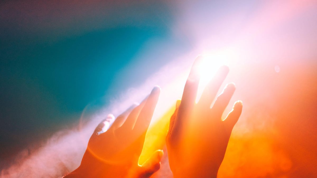 Cuál es la luz más antigua que hemos observado (y ¿será que alguna vez se apaga?)