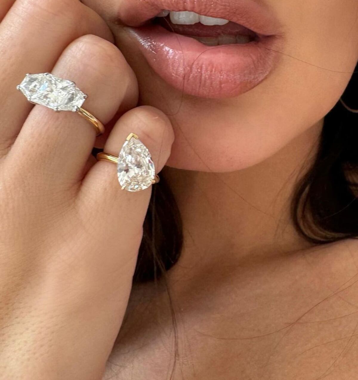 Emily Ratajkowski se separa y transforma su sortija de compromiso en dos anillos de divorcio