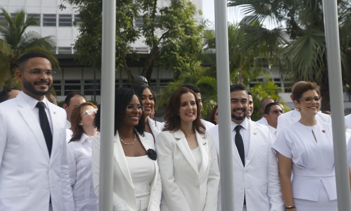 De blanco en la Asamblea Nacional: los looks de las diputadas panameñas