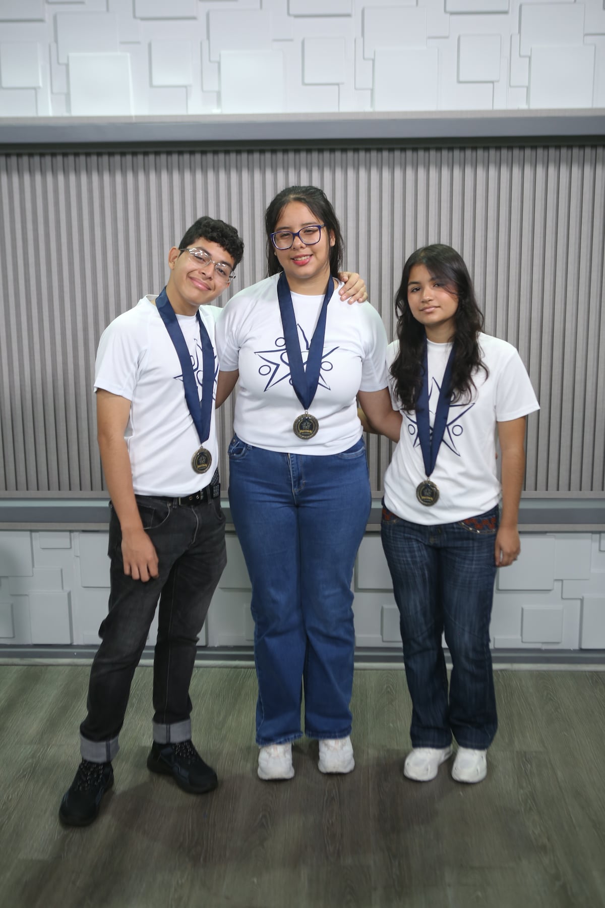 Finalistas de Talenpro visitan Corporación La Prensa antes de la gran final