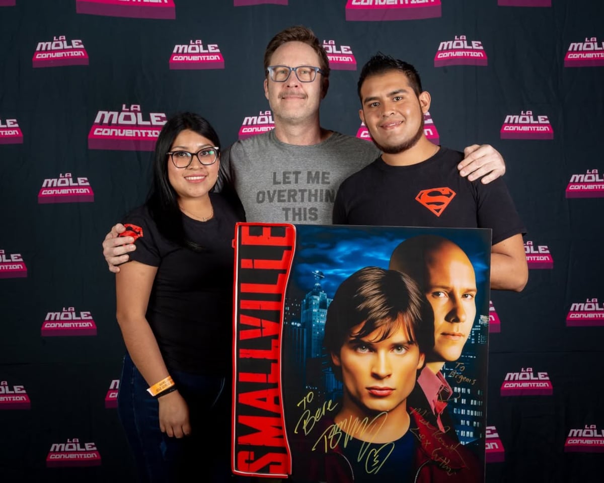 'Smallville' celebra 25 años con sus actores principales en convención de cómics en México