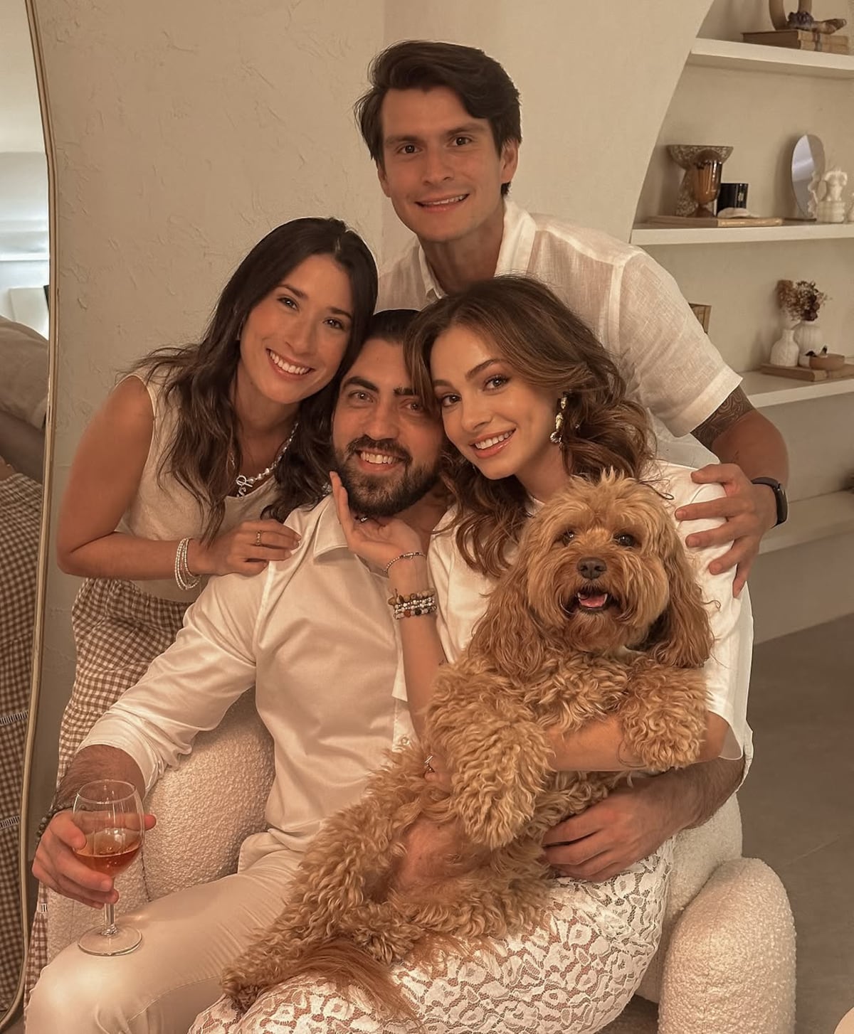 La creadora de contenido Carina Altamirano celebra su boda civil en la intimidad de su casa