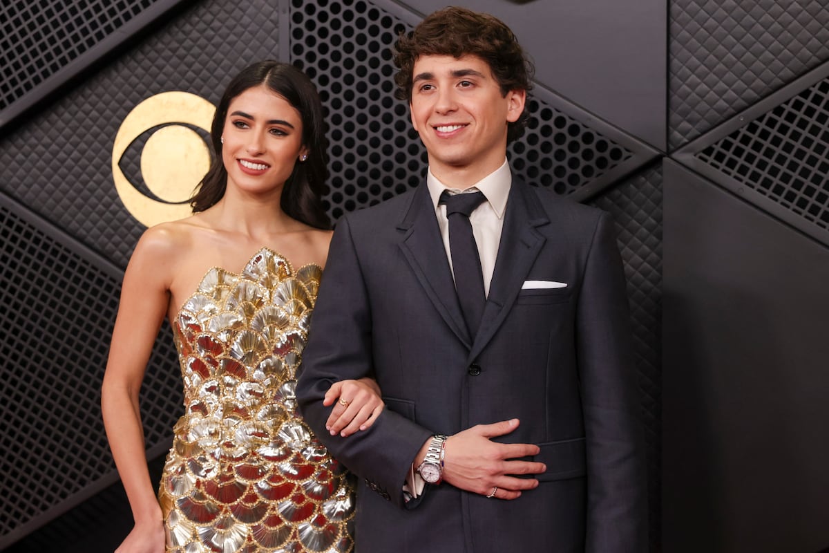 5 celebridades y sus parejas que asistieron a los premios Grammy 2026
