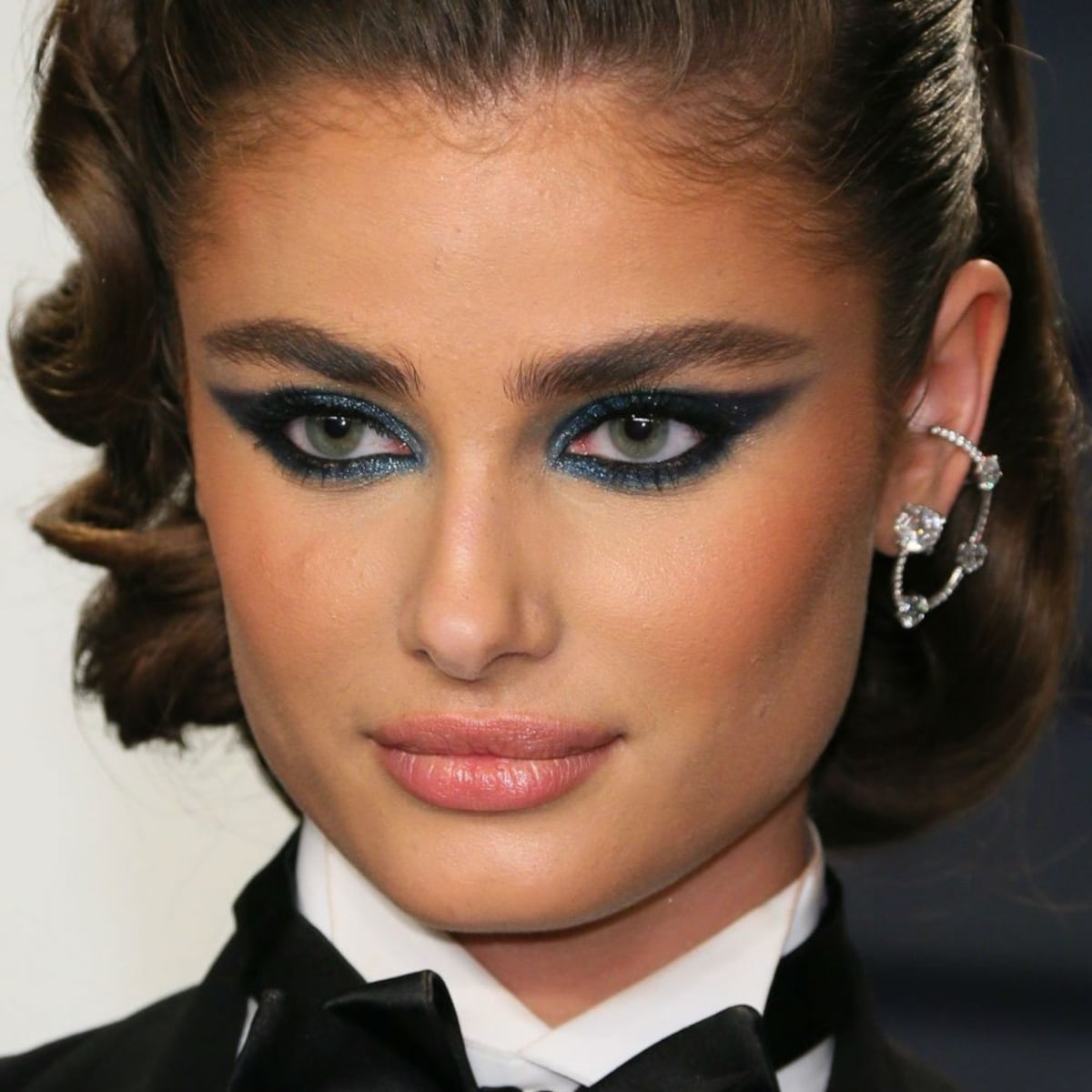 Dile adiós al clásico delineado negro y llena tus ojos de color