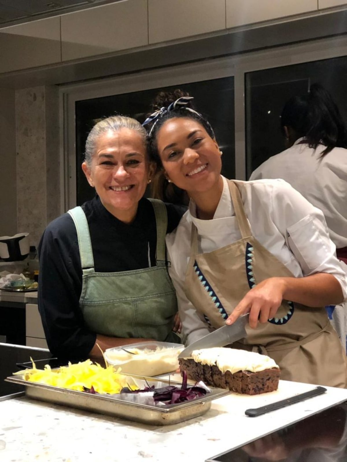 Cocinando la flor de plátano y otras joyas de la tierra panameña