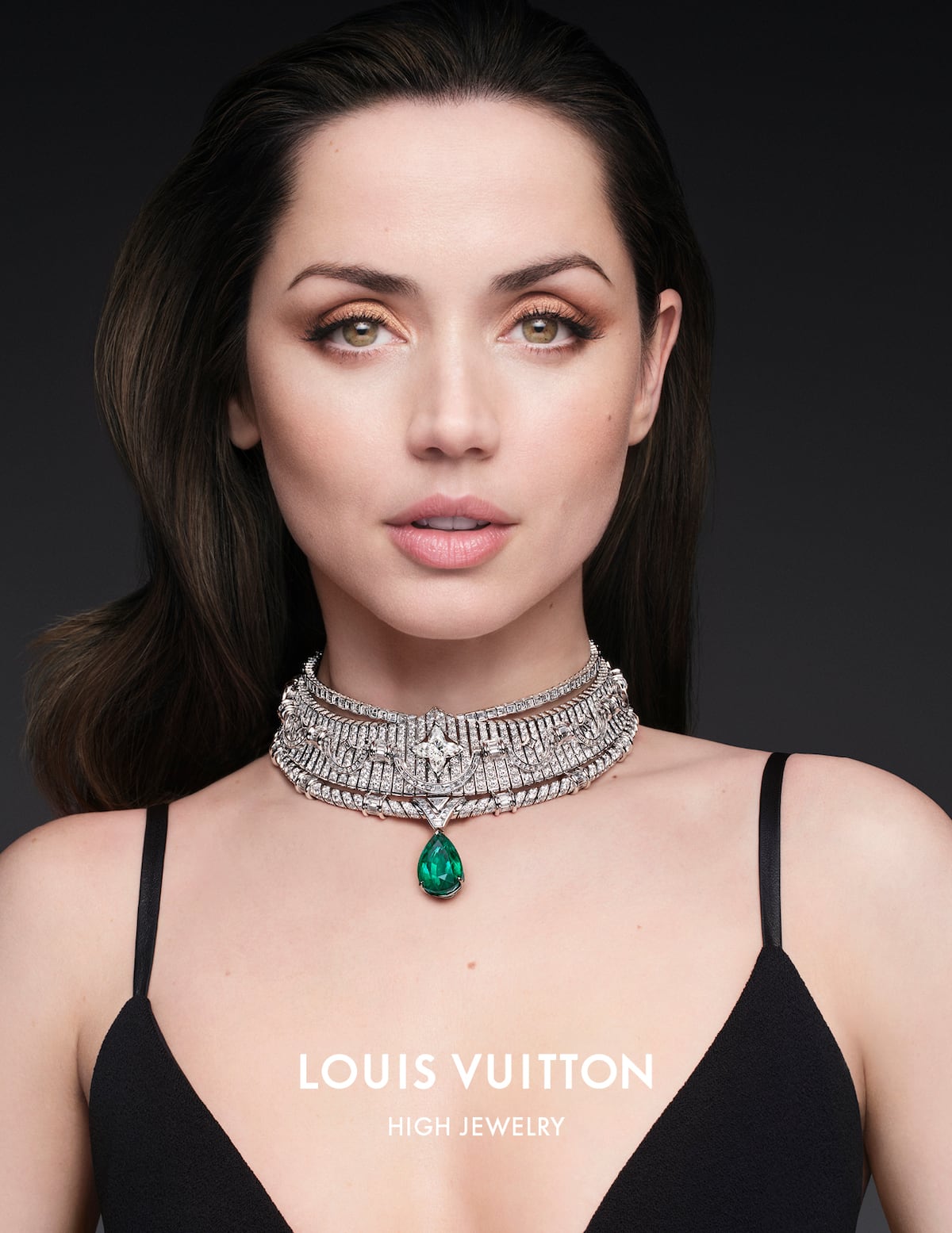 Ana de Armas protagoniza la nueva campaña de alta joyería de Louis Vuitton