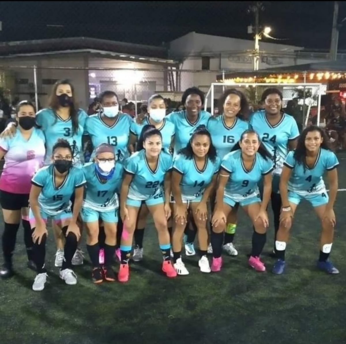 Aprendiendo y riendo juntas: 9 grupos de mujeres para unirse en Panamá