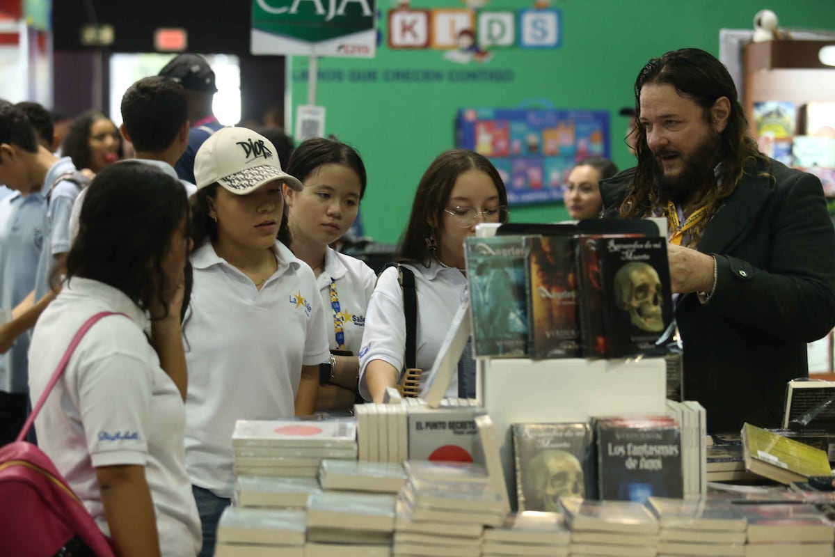 Tejiendo diálogos: regresa la Feria Internacional del Libro de Panamá