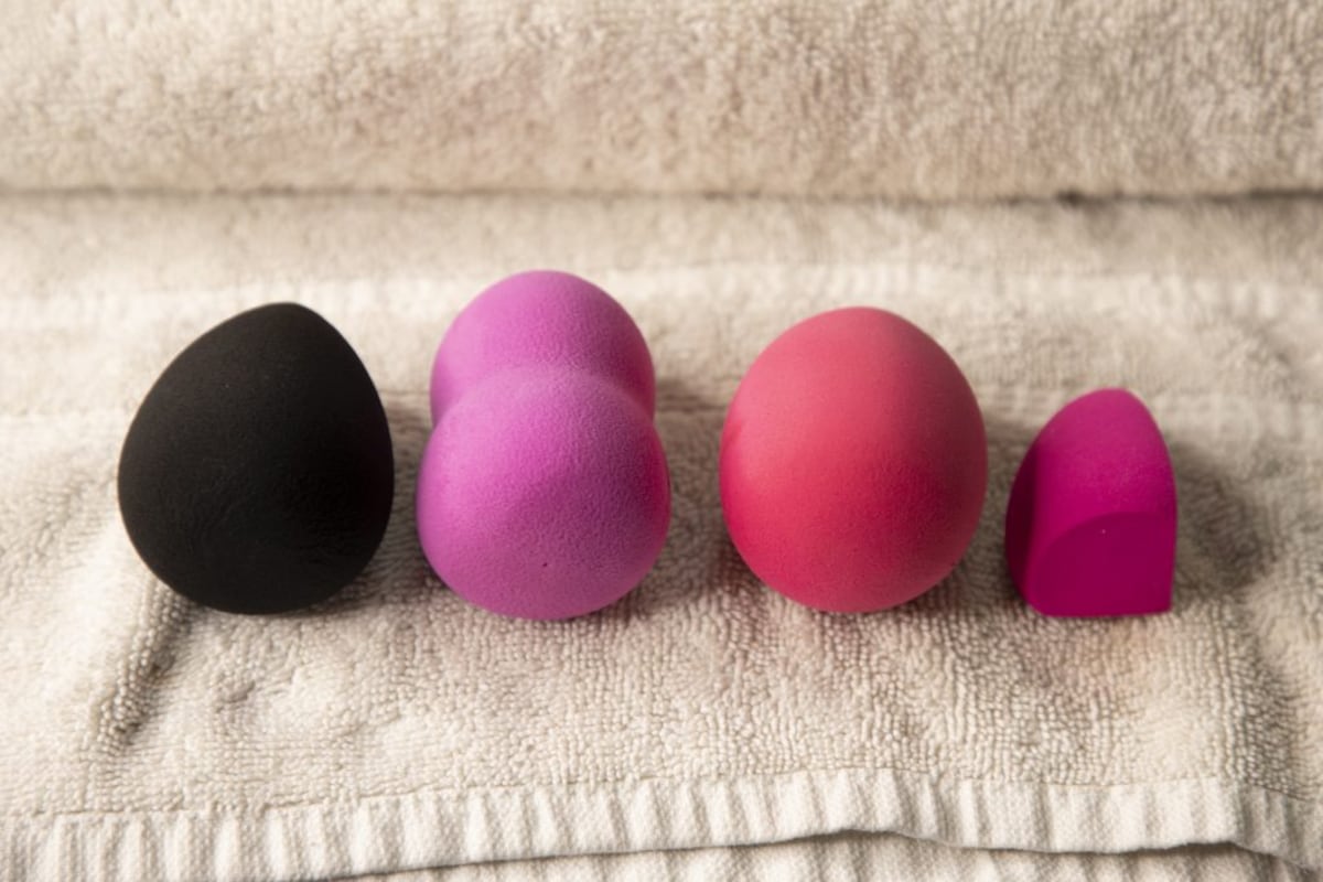 Aprende a lavar tus brochas y esponjas de maquillaje correctamente