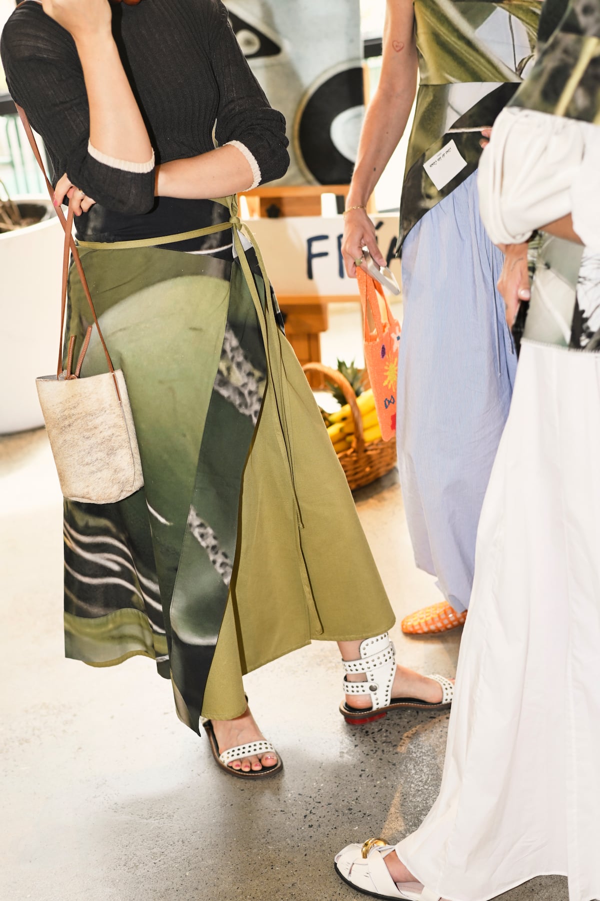 “Mira dónde vas”, la nueva colección de la marca panameña Curio y Casa de las Casas con prendas estampadas de la arquitectura y cotidianidad de Panamá