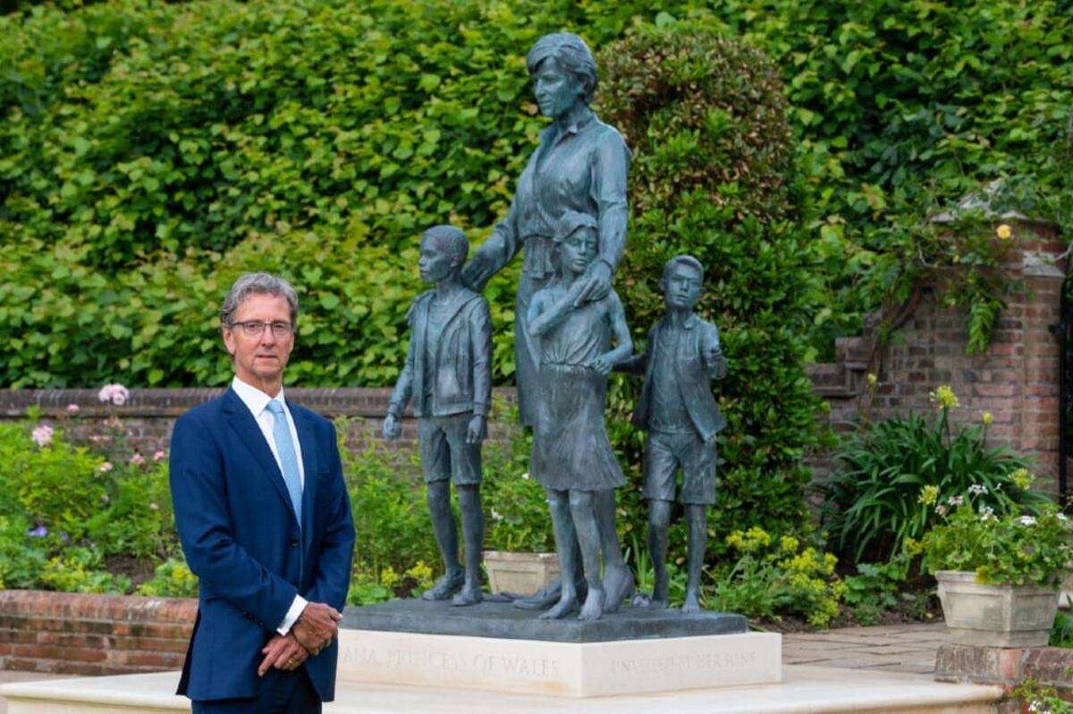 La estatua de Diana reúne a sus hijos