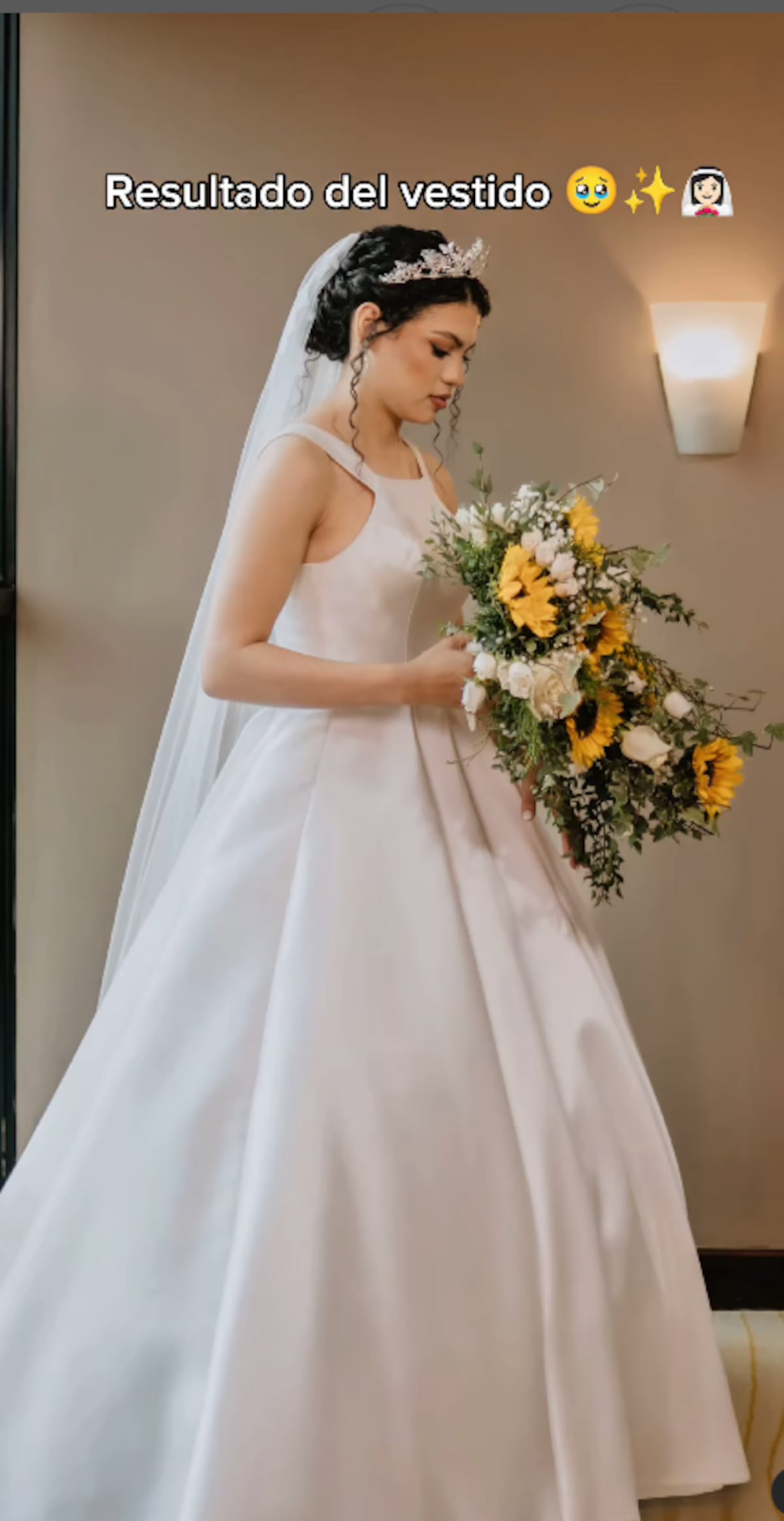 El vestido de novia de 20 dólares de una ‘influencer’ panameña: así lo encontró y lo transformó