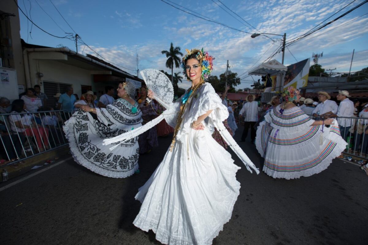 Una mirada a la octava edición del Desfile de las Mil Polleras