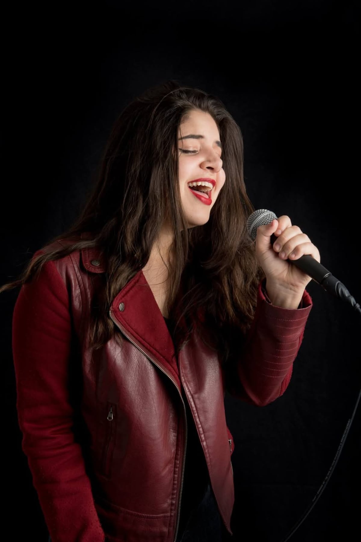 La cantante panameña Daniela Amado, finalista en un concurso global de creación de video