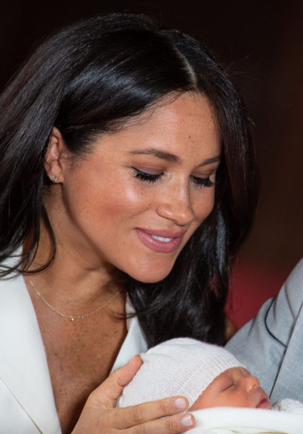 Meghan y Harry presentan a su bebé, el primer mestizo en la familia real británica