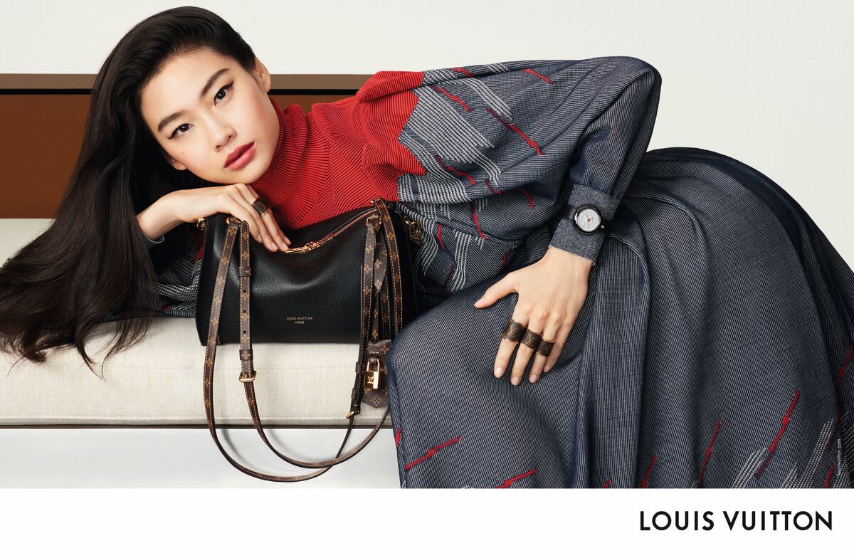 Emma Stone y Hoyeon, protagonista de Squid Game, protagonizan nueva campaña de Louis Vuitton