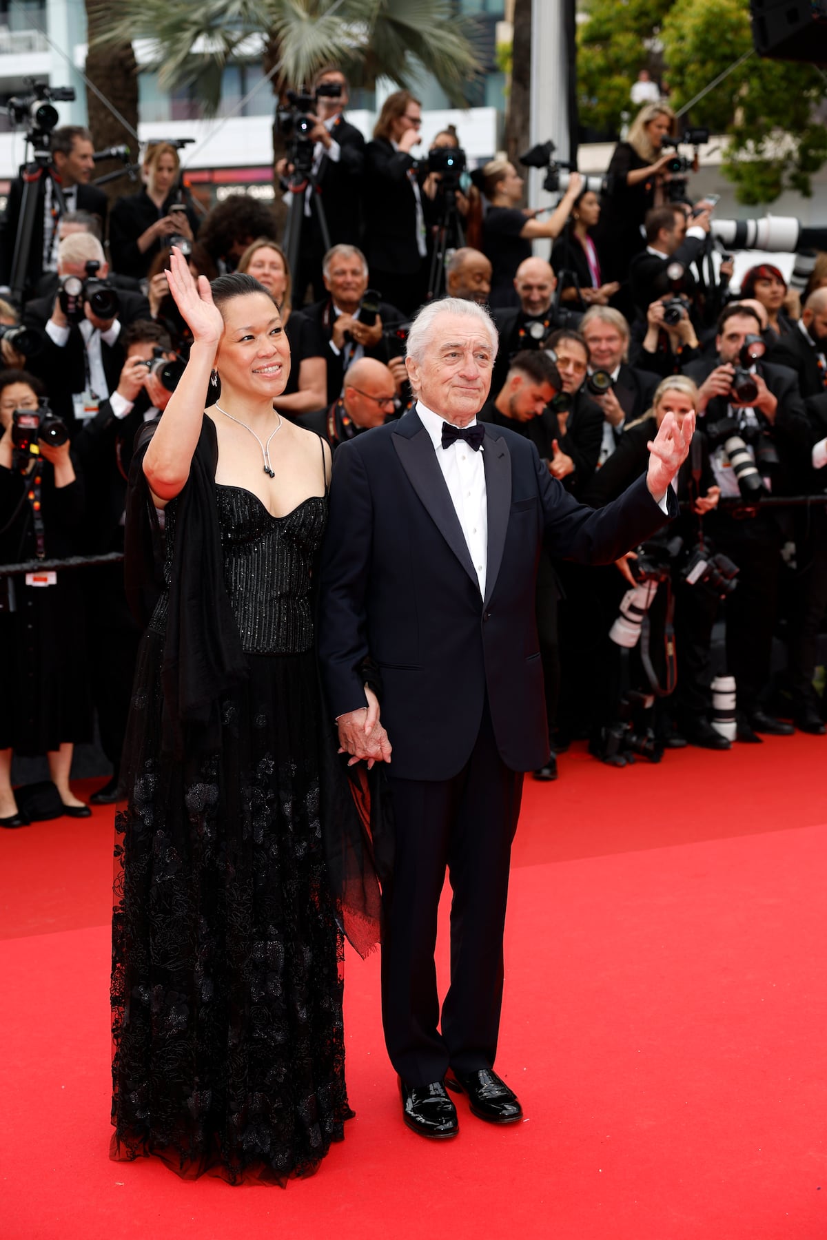 Robert De Niro, de 81 años, llega con la mamá de su bebé de dos años al Festival de Cannes