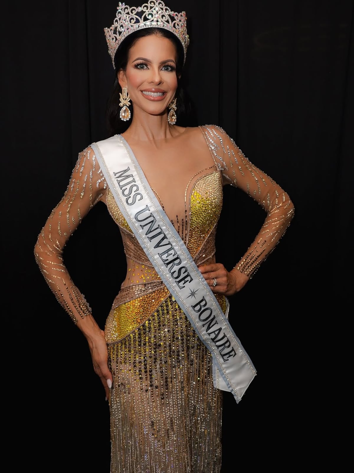 Dos candidatas mayores de 40 años compiten por la corona en Miss Universo 2025