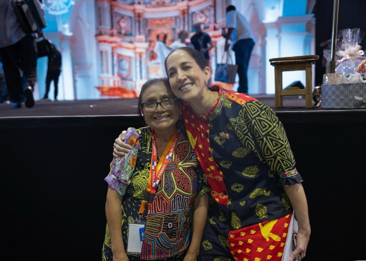 La historia detrás del atuendo del diseño guna que lució la ministra de Cultura, María Eugenia Herrera, durante la Feria Nacional de Artesanías 