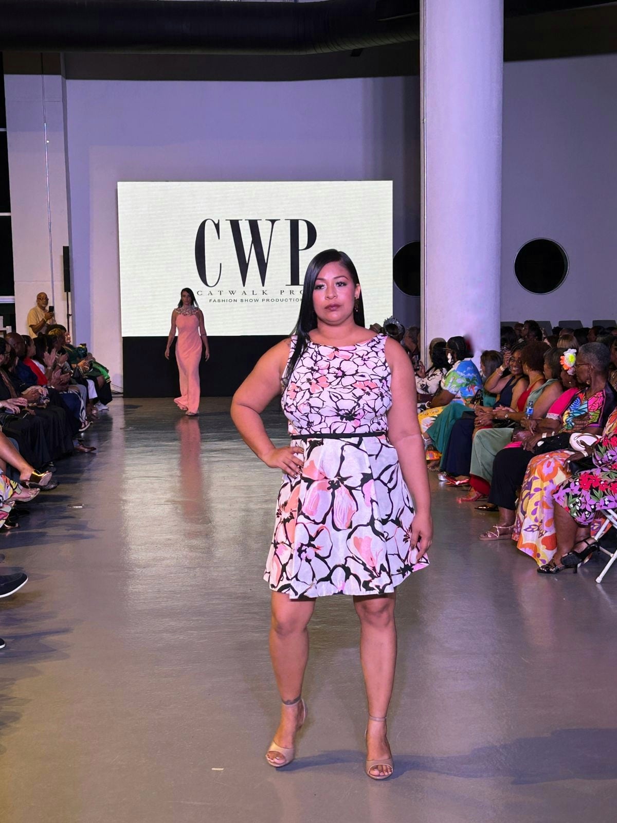 Cuatro mujeres privadas de libertad desfilaron en la apertura de un ‘fashion show’ en Ciudad de las Artes