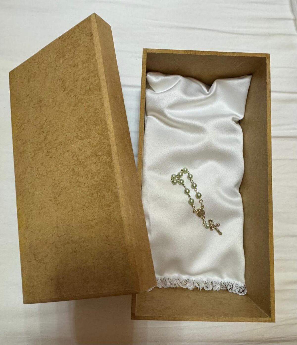 Las conmovedoras experiencias de una doctora que prepara el último adiós de los bebés