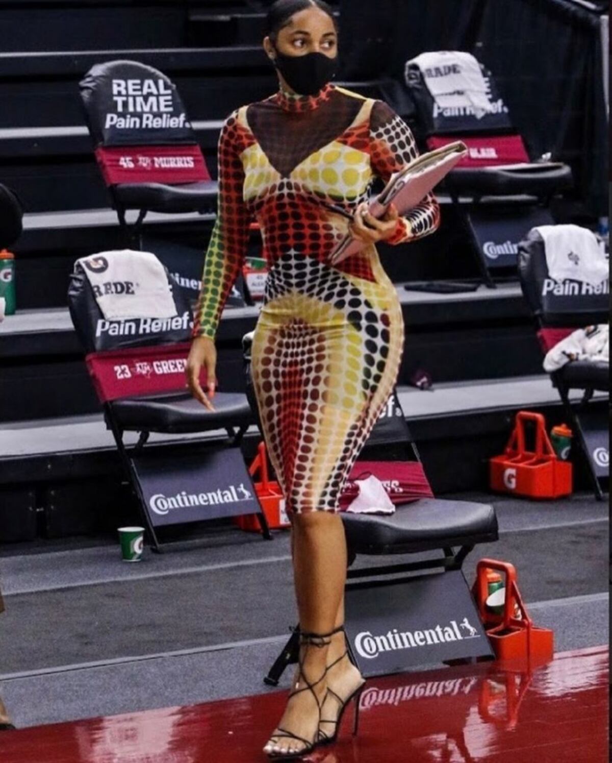 ‘¿Por qué usas pantalones tan apretados?’ y otras críticas que reciben las mujeres en los deportes