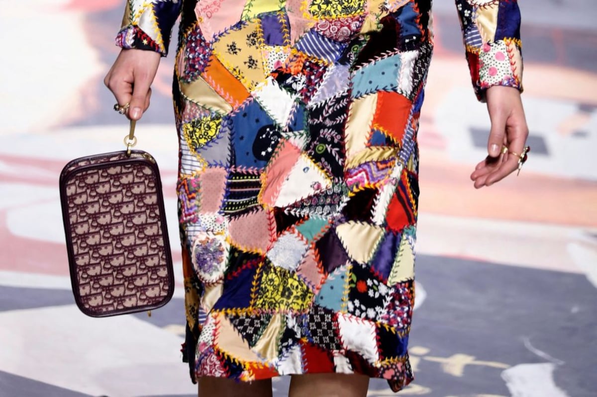 El desfile feminista de Dior en París