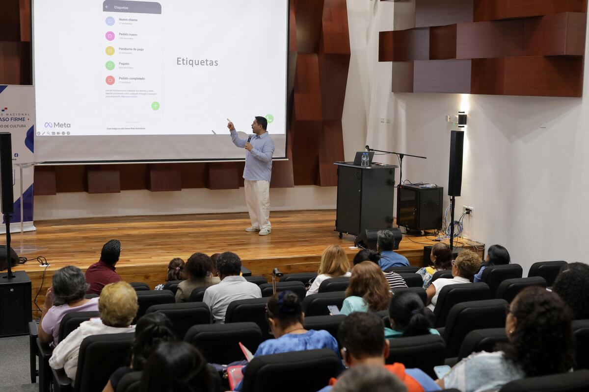 El Despacho de la Primera Dama y el Ministerio de Cultura impulsan a mujeres artesanas en taller de redes sociales