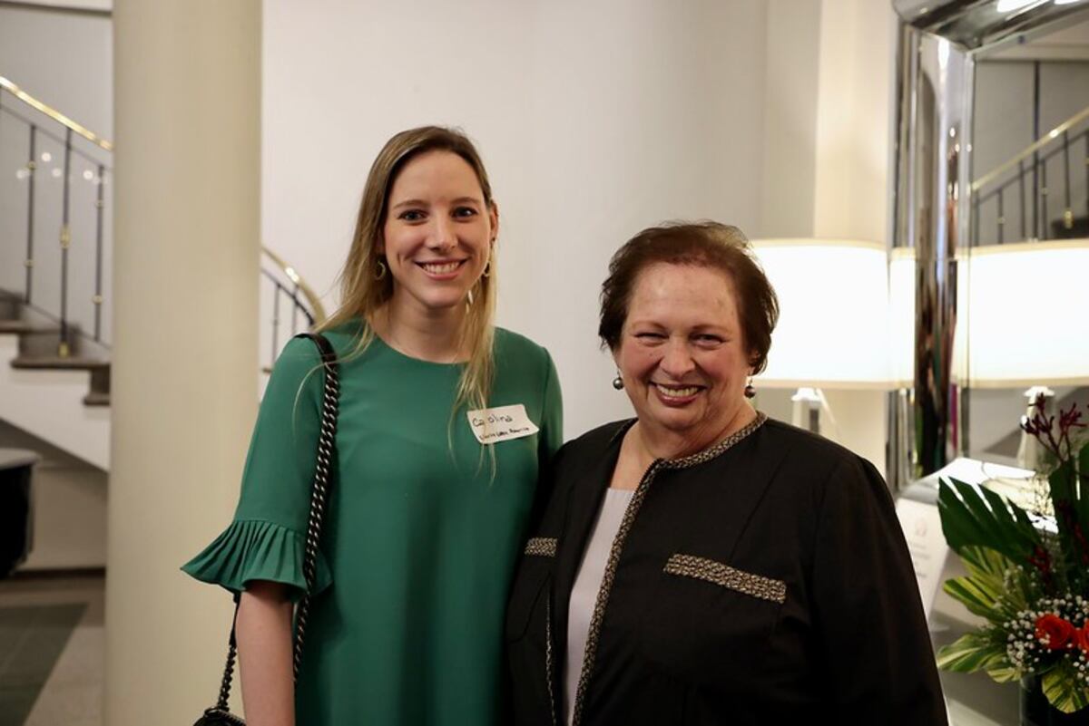 Networking entre mujeres en la residencia de la embajadora de Estados Unidos