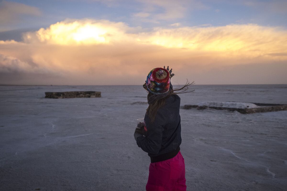 El salar más grande del mundo recibe a miles de turistas para el fin de año en Bolivia