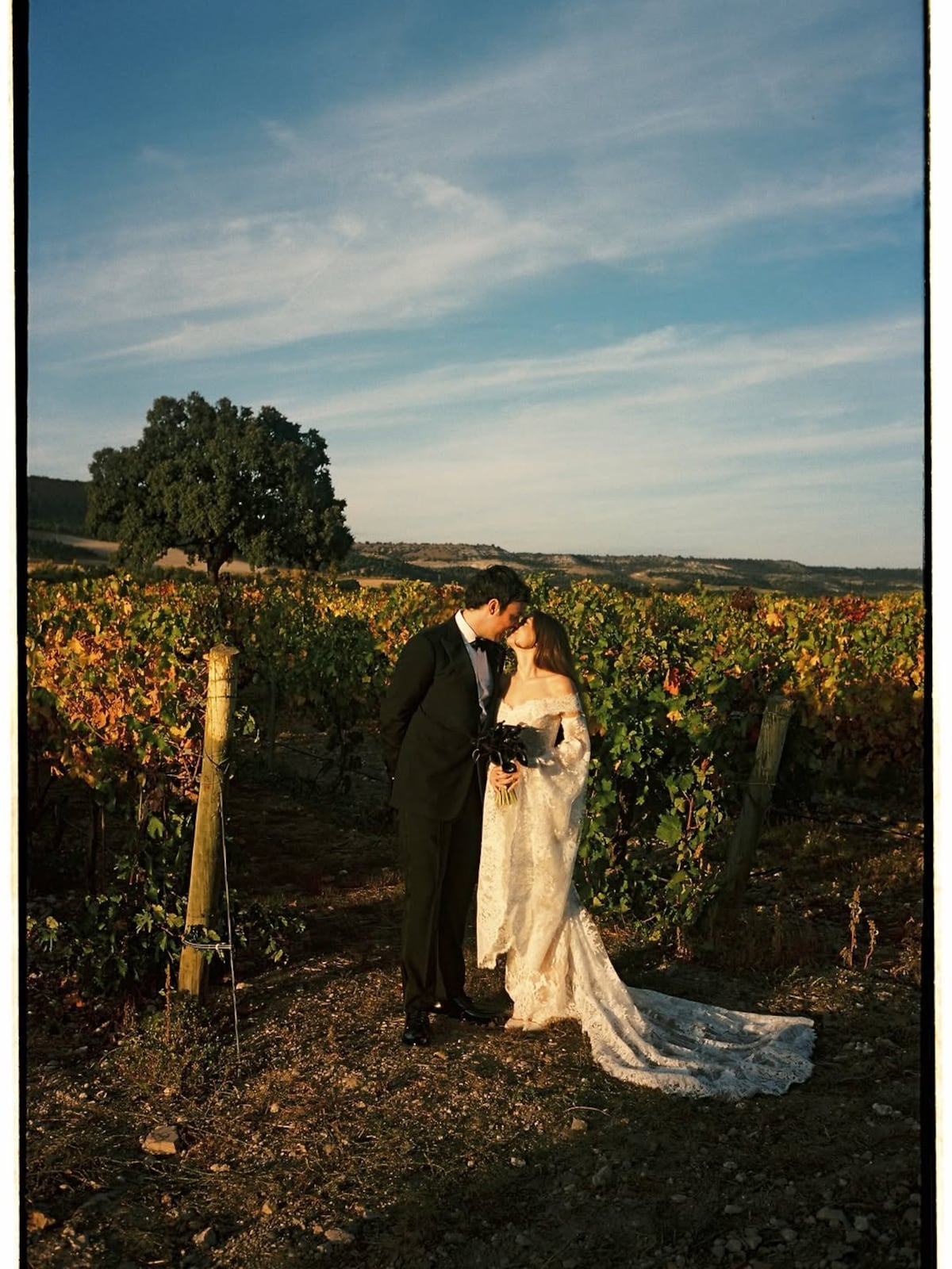 Las fotos de la boda de Stella, hija de los actores Antonio Banderas y Melanie Griffith