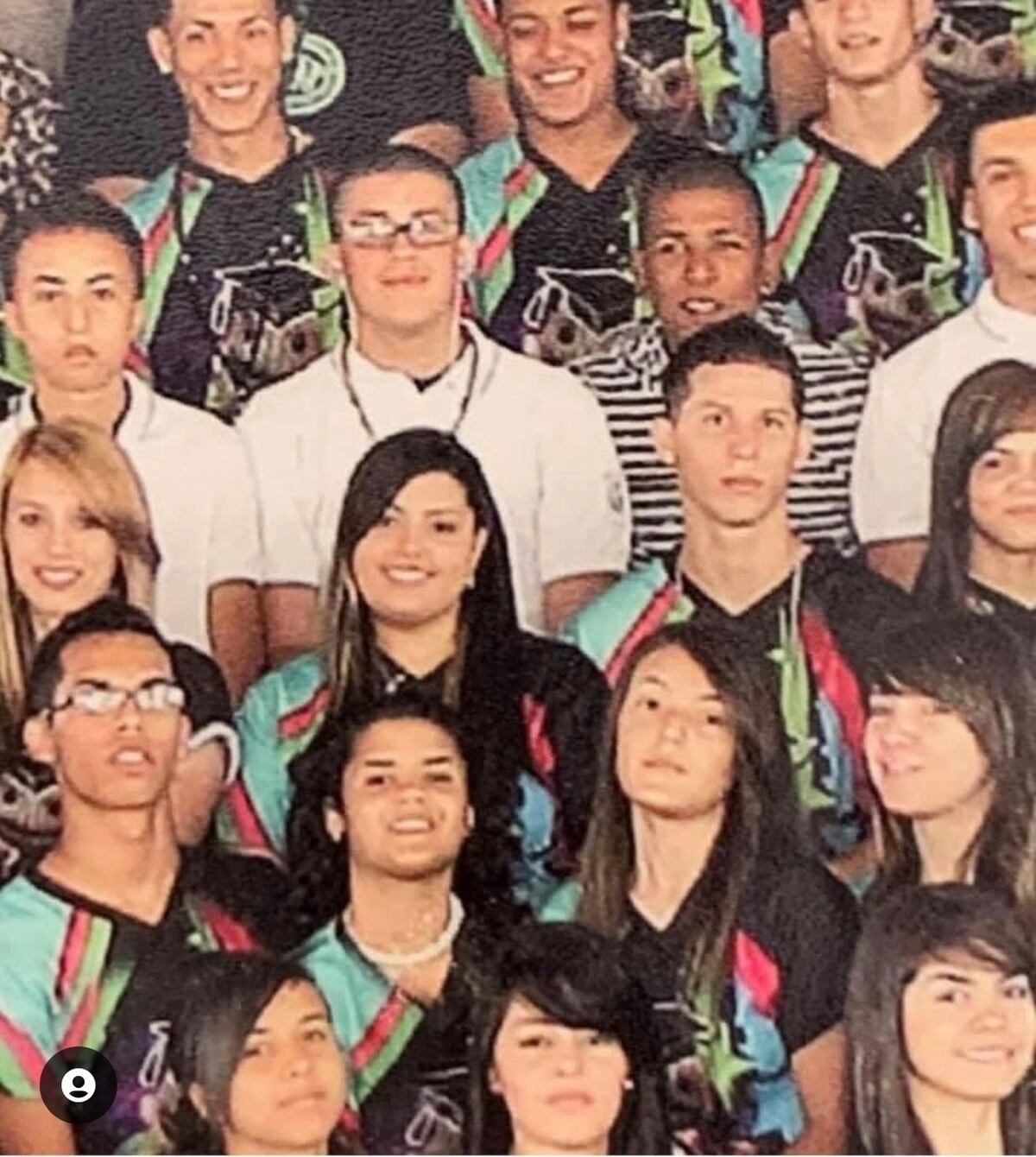 ‘No pensé que me iba a reconocer’: El emotivo reencuentro de Bad Bunny con una ex compañera de secundaria