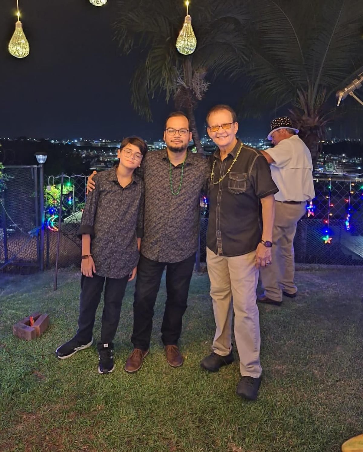 El panameño Eddie Bragin diseña el logo inspirado en la mola de los Premios Juventud 2025