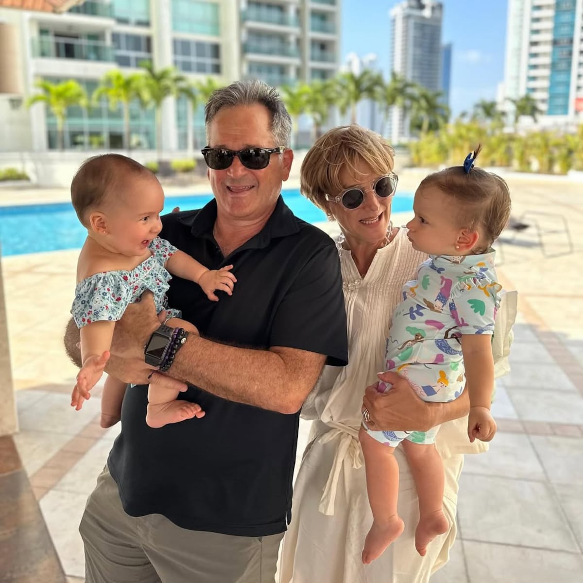 Juan Carlos Navarro, ministro de Ambiente, y su esposa Cuqui Campagnani festejan 40 años de casados