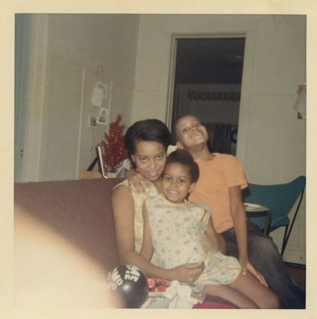 Michelle Obama reveló la portada de sus memorias Becoming