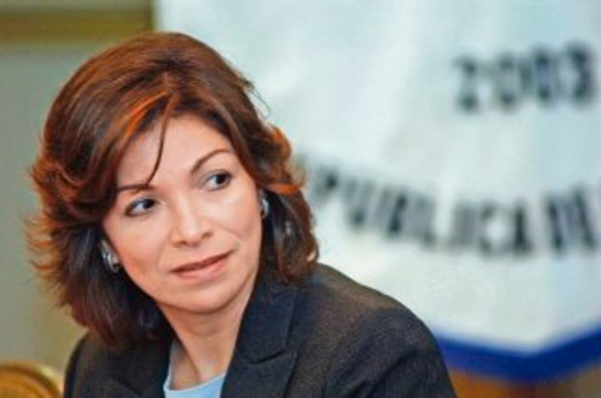 Mujeres en la política: ‘Quedándonos fuera no cambiaremos nada’