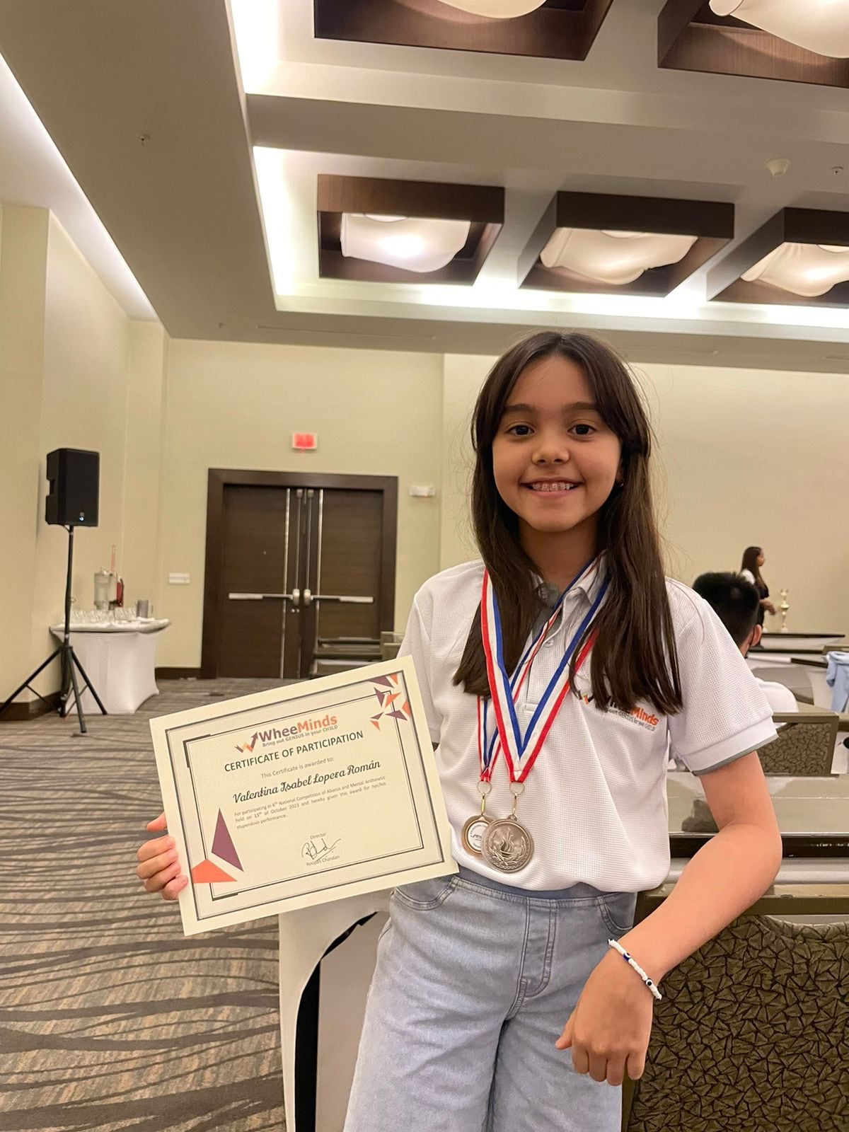Valentina Lopera, la niña panameña premiada en las Olimpiadas Internacionales de Matemáticas en India