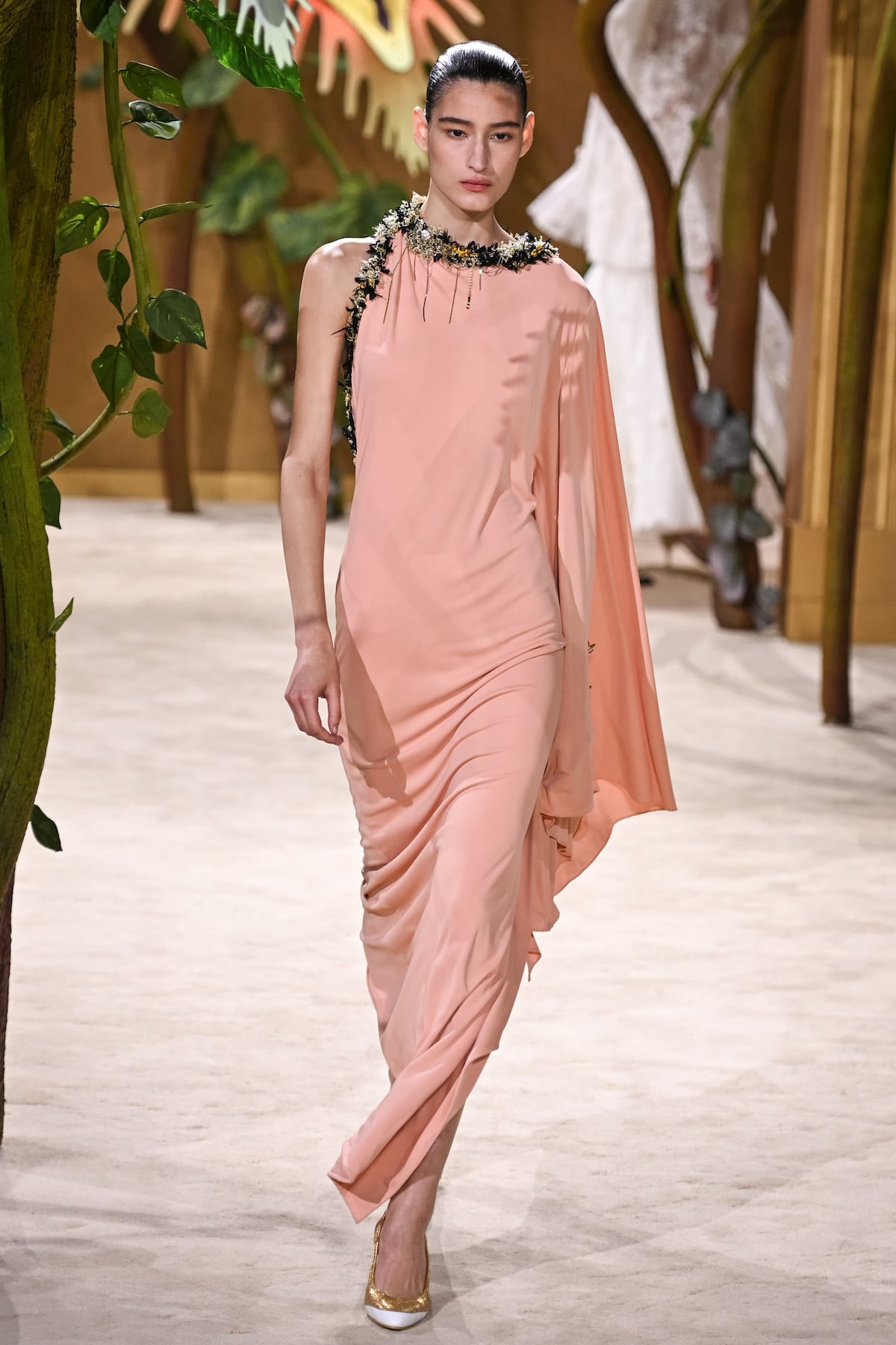Chanel inspira su alta costura en clásicos de los cuentos infantiles