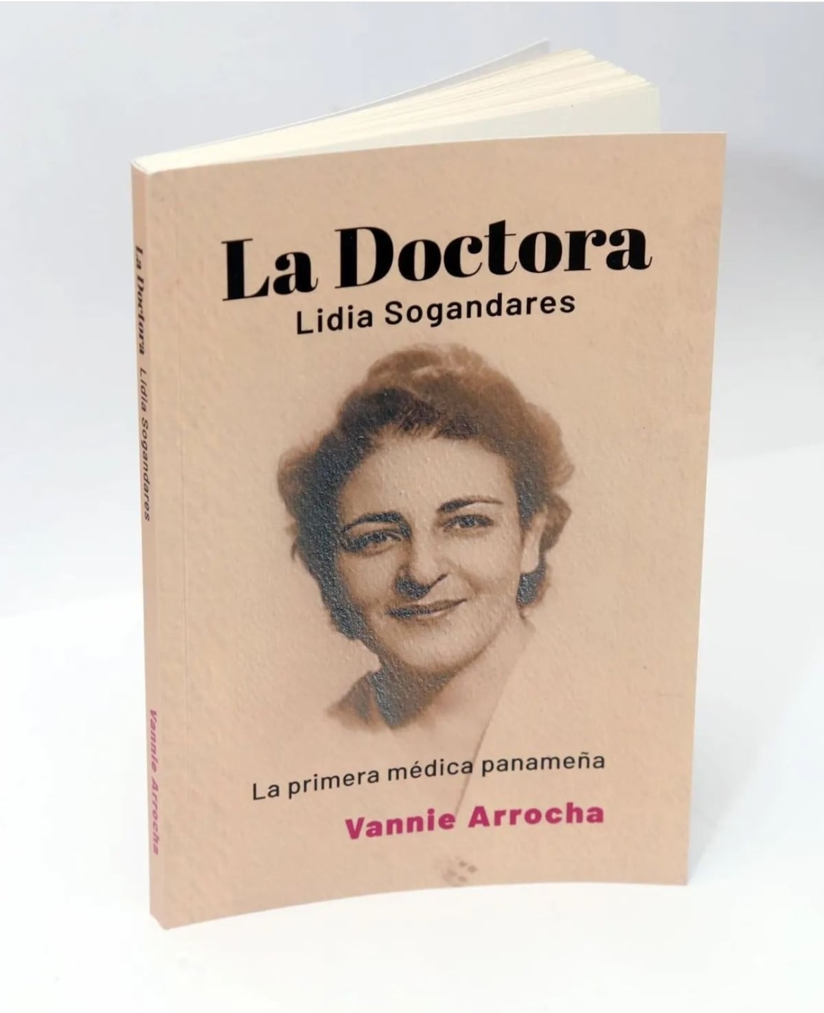 Libros panameños para regalar esta Navidad