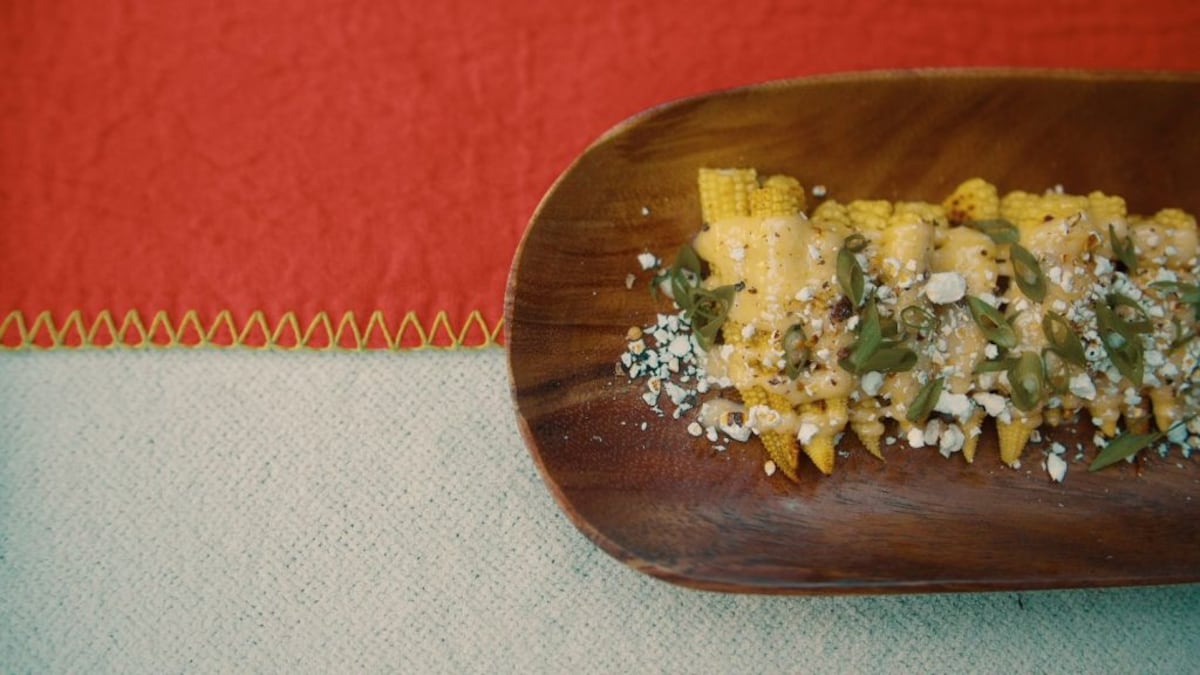 Cocinando la flor de plátano y otras joyas de la tierra panameña