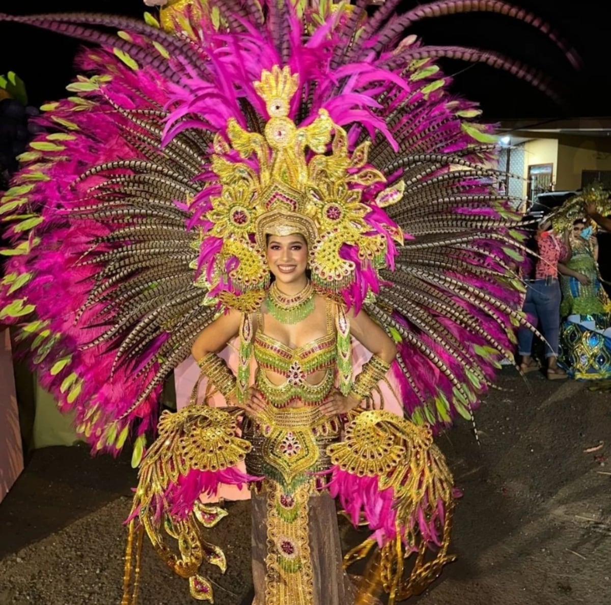Fallece Cristo Athanasiadis, reconocido diseñador panameño de trajes de fantasía de Carnaval 