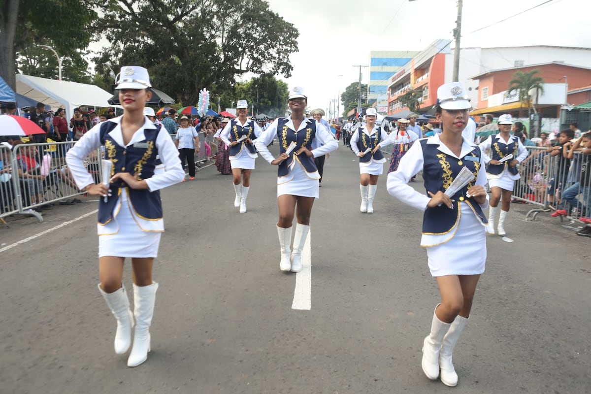 Desfile en La Chorrera: más de 100 delegaciones celebran la independencia de Panamá