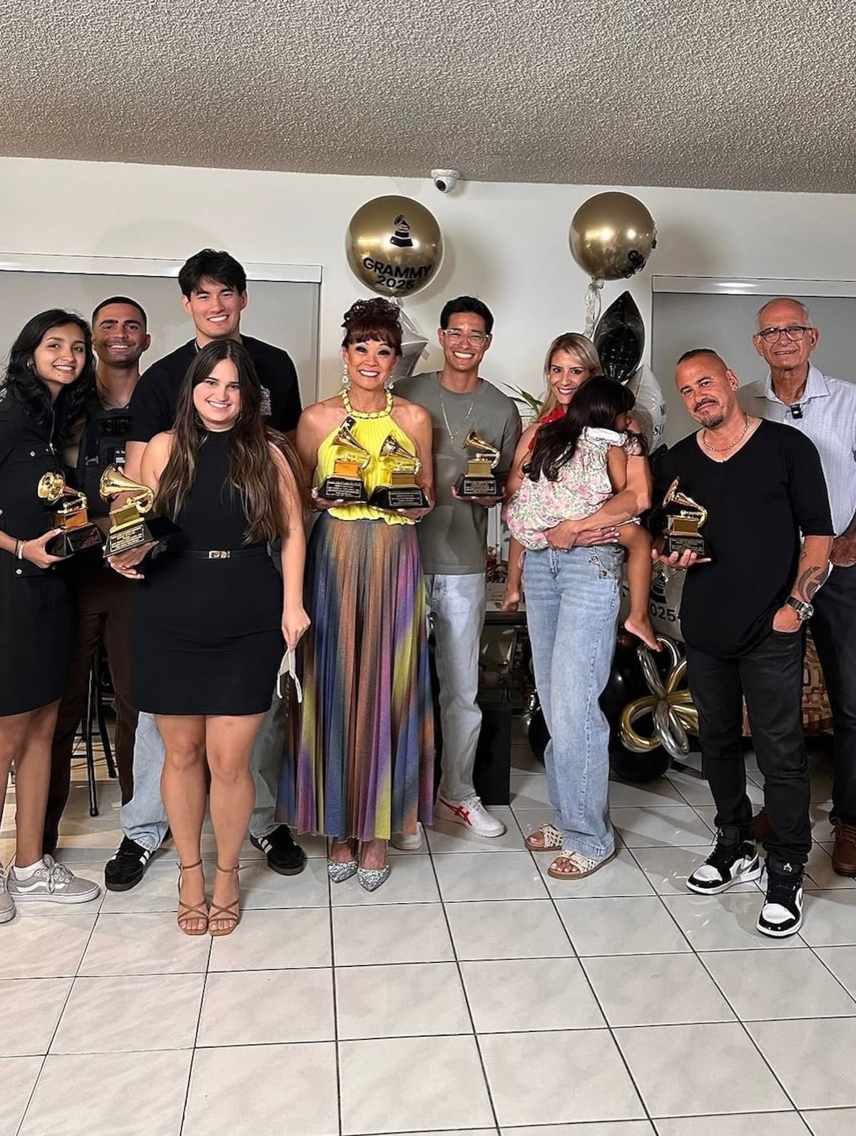 ‘Un sueño hecho realidad’: María Laura Castillero recibe su primer Grammy junto al equipo de Mimy y Tony Succar 